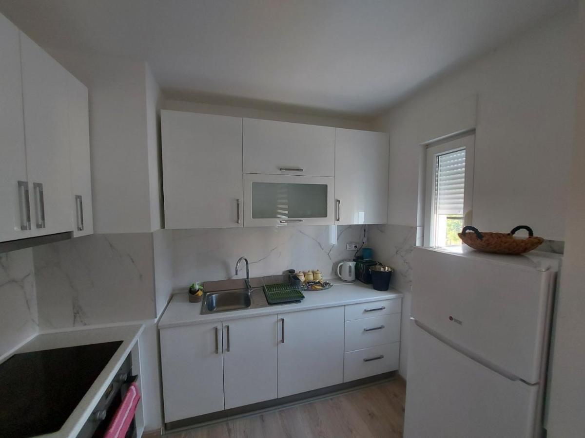 Apartman Vrbas Sa Podzemnom Garazom Banja Luka Exterior foto